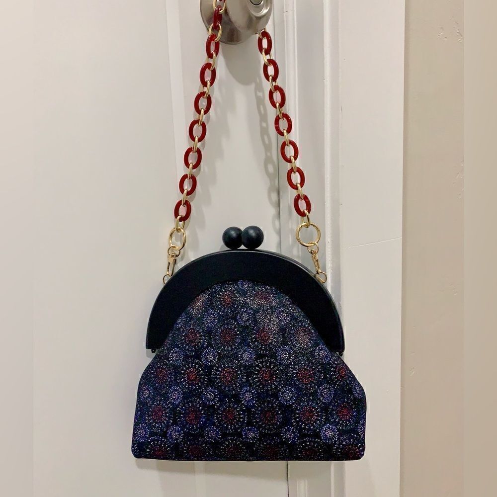 Oriental Style Genuine Leather Starburst Print, Wooden Frame Wristlet/CrossBody - Picture 6 of 16